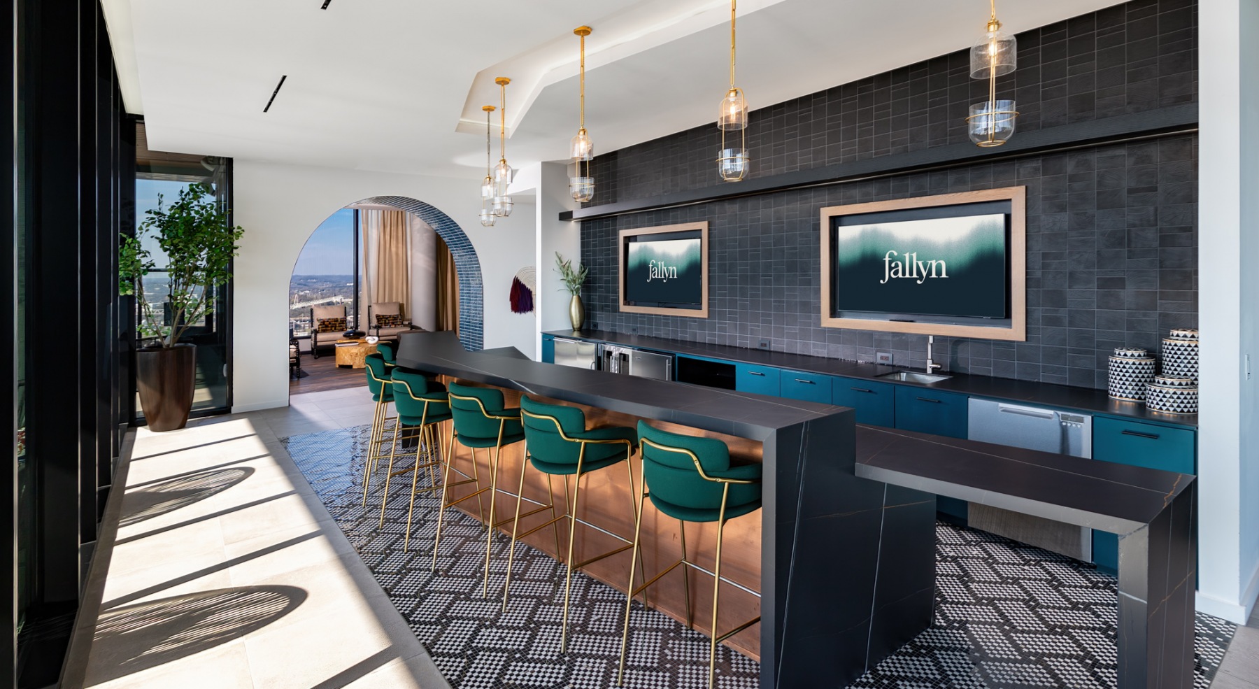 Penthouse Bar with Stunning City Views